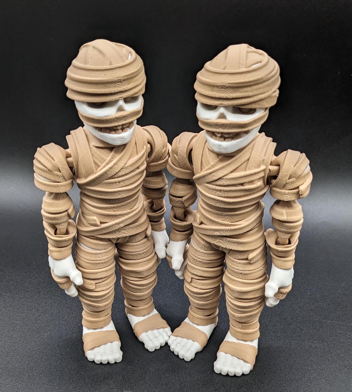 Introducing our Spooky Articulated Mummy Fidget Toy, a perfect blend of eerie charm and stress relief. Ideal for Halloween lovers and fidget enthusiasts, this mummy offers a unique way to relax and enjoy spooky vibes all year round.