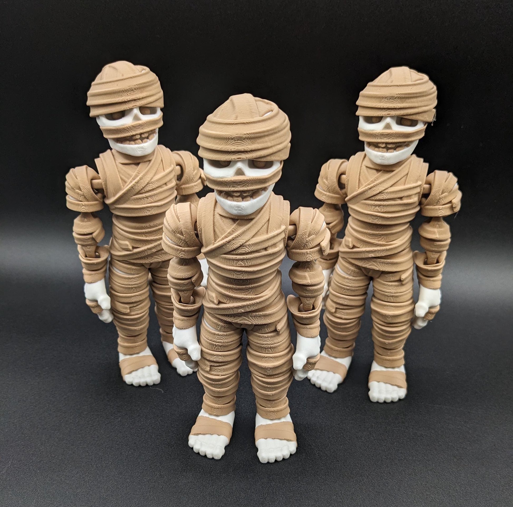 Introducing our Spooky Articulated Mummy Fidget Toy, a perfect blend of eerie charm and stress relief. Ideal for Halloween lovers and fidget enthusiasts, this mummy offers a unique way to relax and enjoy spooky vibes all year round.