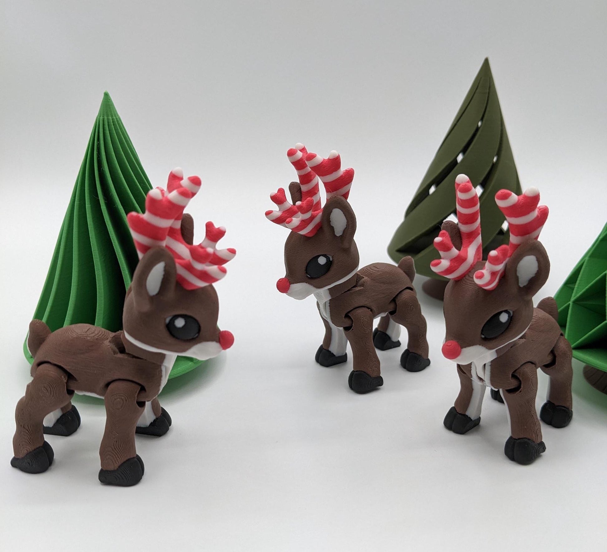 Our baby reindeer, inspired by holiday candy canes, is the perfect blend of fun & festive  creativity. Fully articulated & poseable body, this fidget toy is ideal for stress relief, creative play, or adding a whimsical touch to your Christmas decor.
