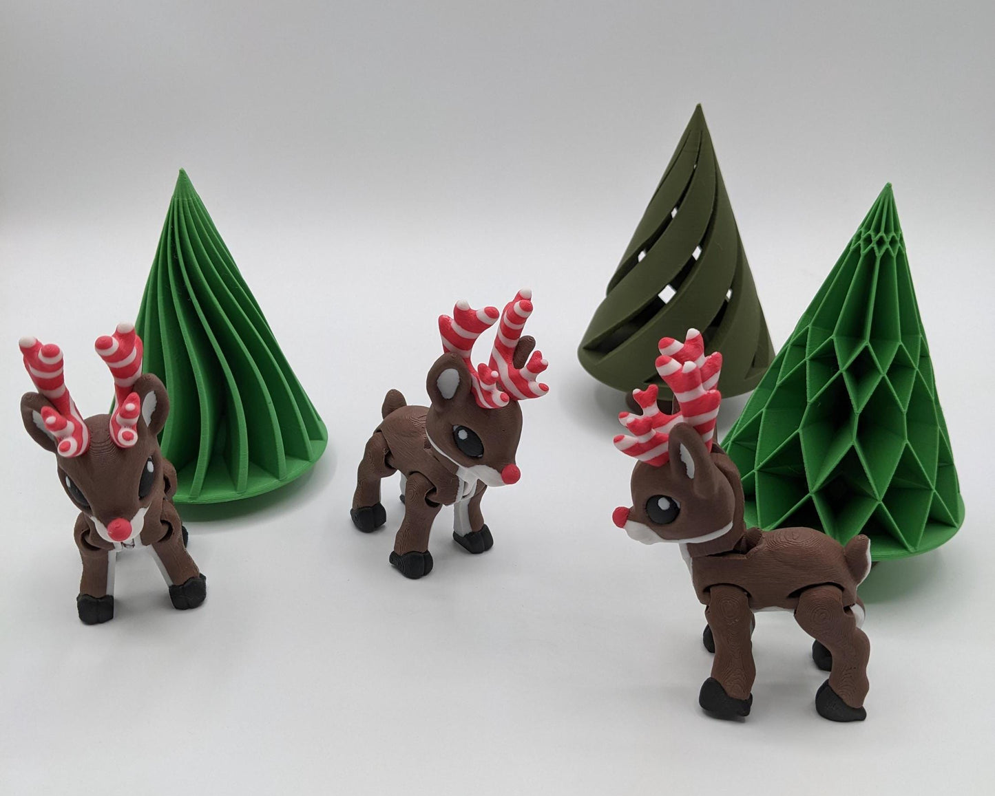 Our baby reindeer, inspired by holiday candy canes, is the perfect blend of fun & festive  creativity. Fully articulated & poseable body, this fidget toy is ideal for stress relief, creative play, or adding a whimsical touch to your Christmas decor.