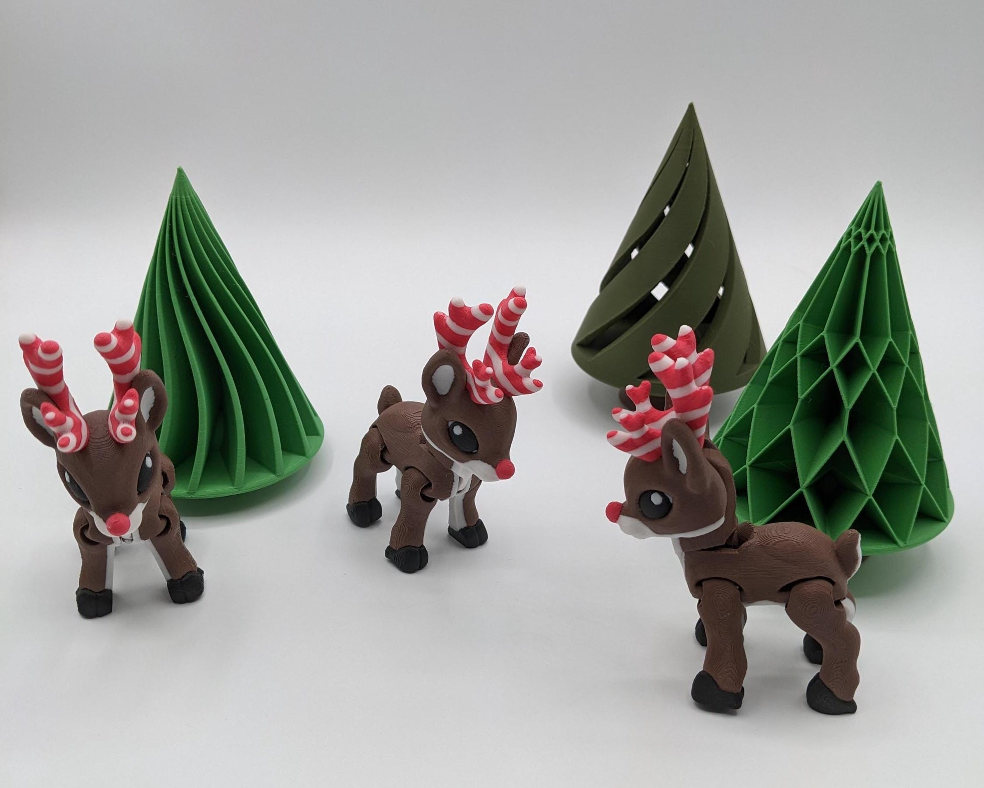 Our baby reindeer, inspired by holiday candy canes, is the perfect blend of fun & festive  creativity. Fully articulated & poseable body, this fidget toy is ideal for stress relief, creative play, or adding a whimsical touch to your Christmas decor.