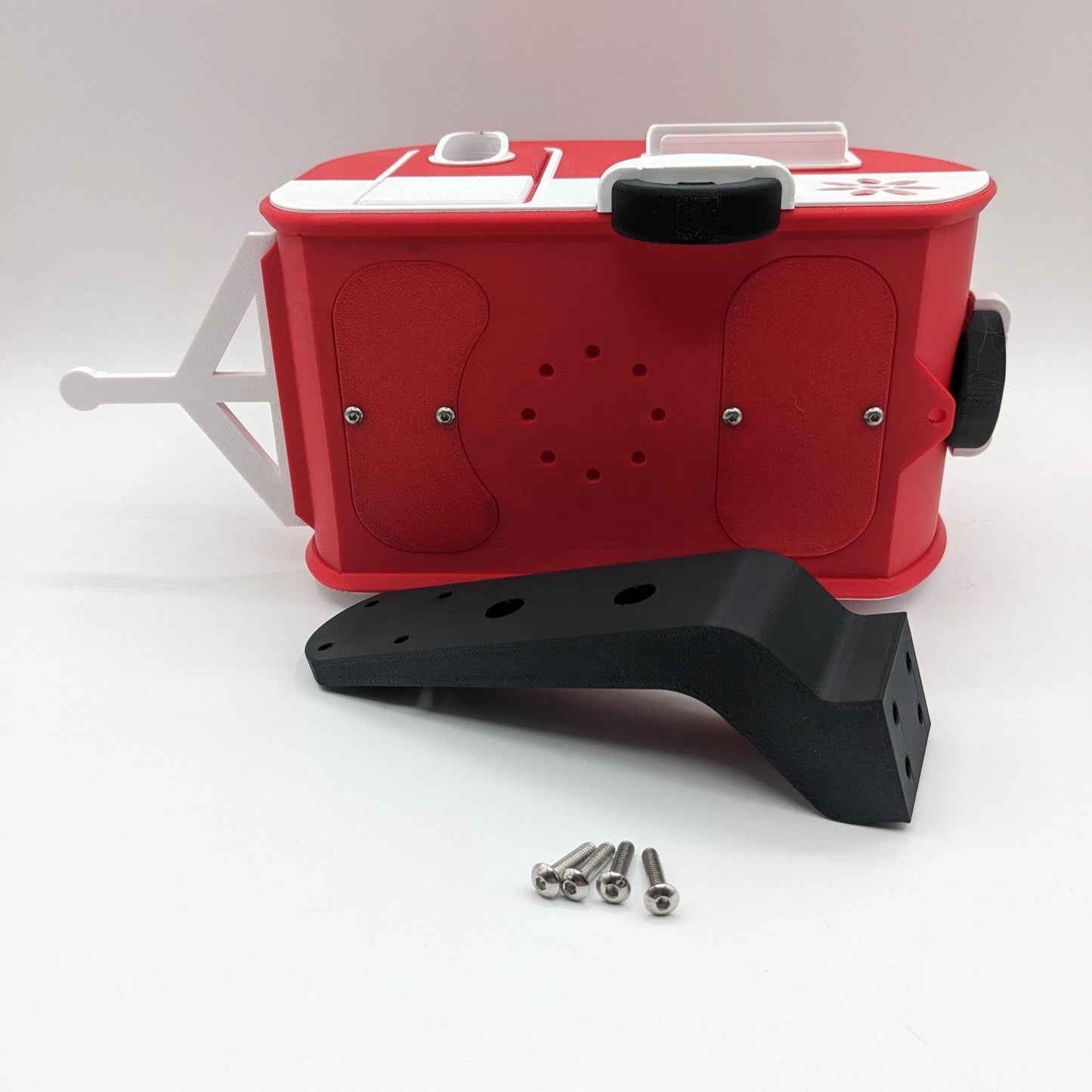 Turn your backyard into a bird lover’s paradise with the Retro RV Caravan Birdhouse! This charming and unique 3D-printed birdhouse is designed to look like a retro camper, bringing a touch of nostalgia and whimsy to your outdoor space. Perfect for bird enthusiasts, RV lovers, or anyone who adores fun and creative decor, this birdhouse is both functional and stylish.