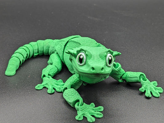 Gecko Articulated Crested Gecko Fidget Adorable Stress Relief Toy Desk Stress Toy Lizard Decoration.