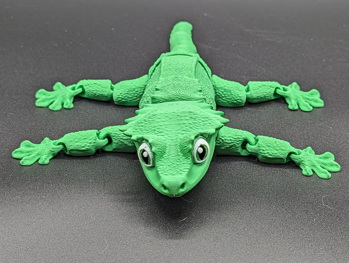 Gecko Articulated Crested Gecko Fidget Adorable Stress Relief Toy Desk Stress Toy Lizard Decoration.