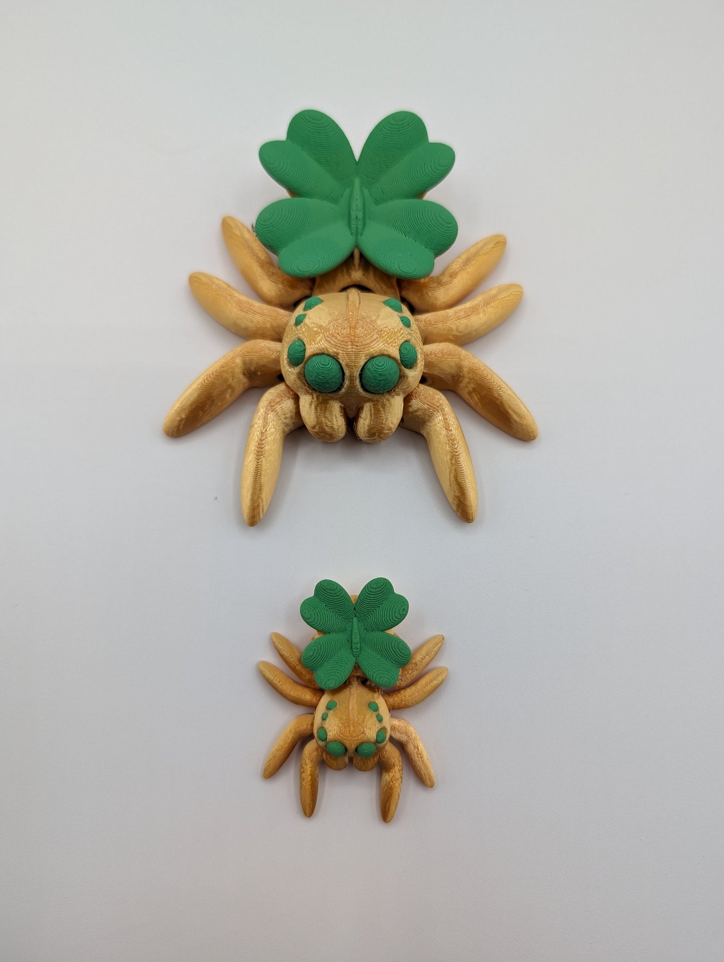 TINY ARTICULATING Clover SPIDER  Fidget Toy Desk Stress Toy