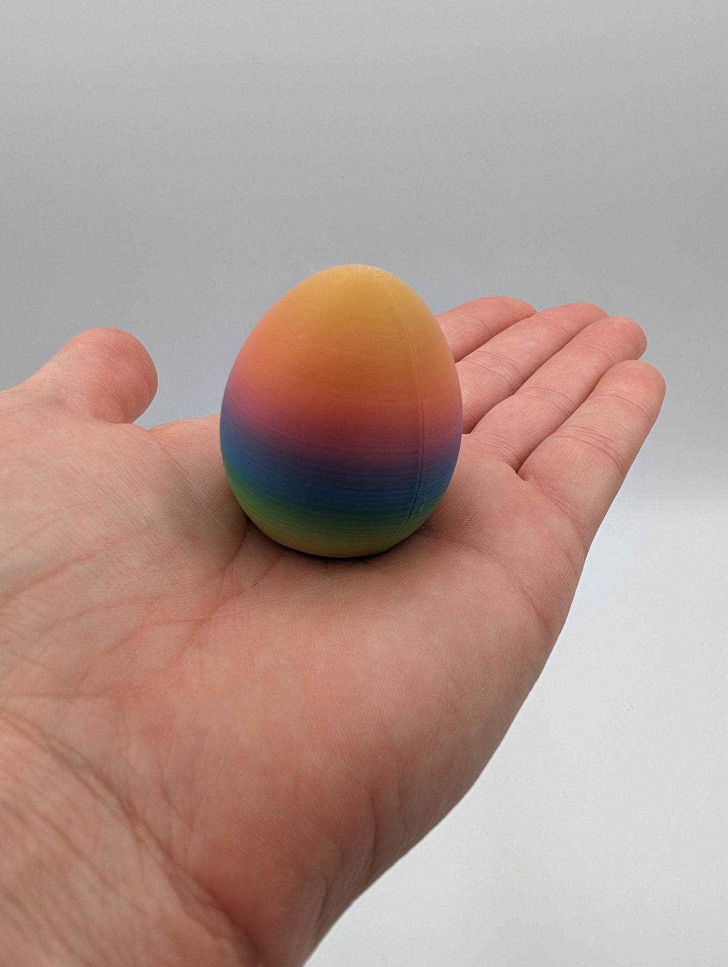 3D printed Easter eggs with collapsible legs