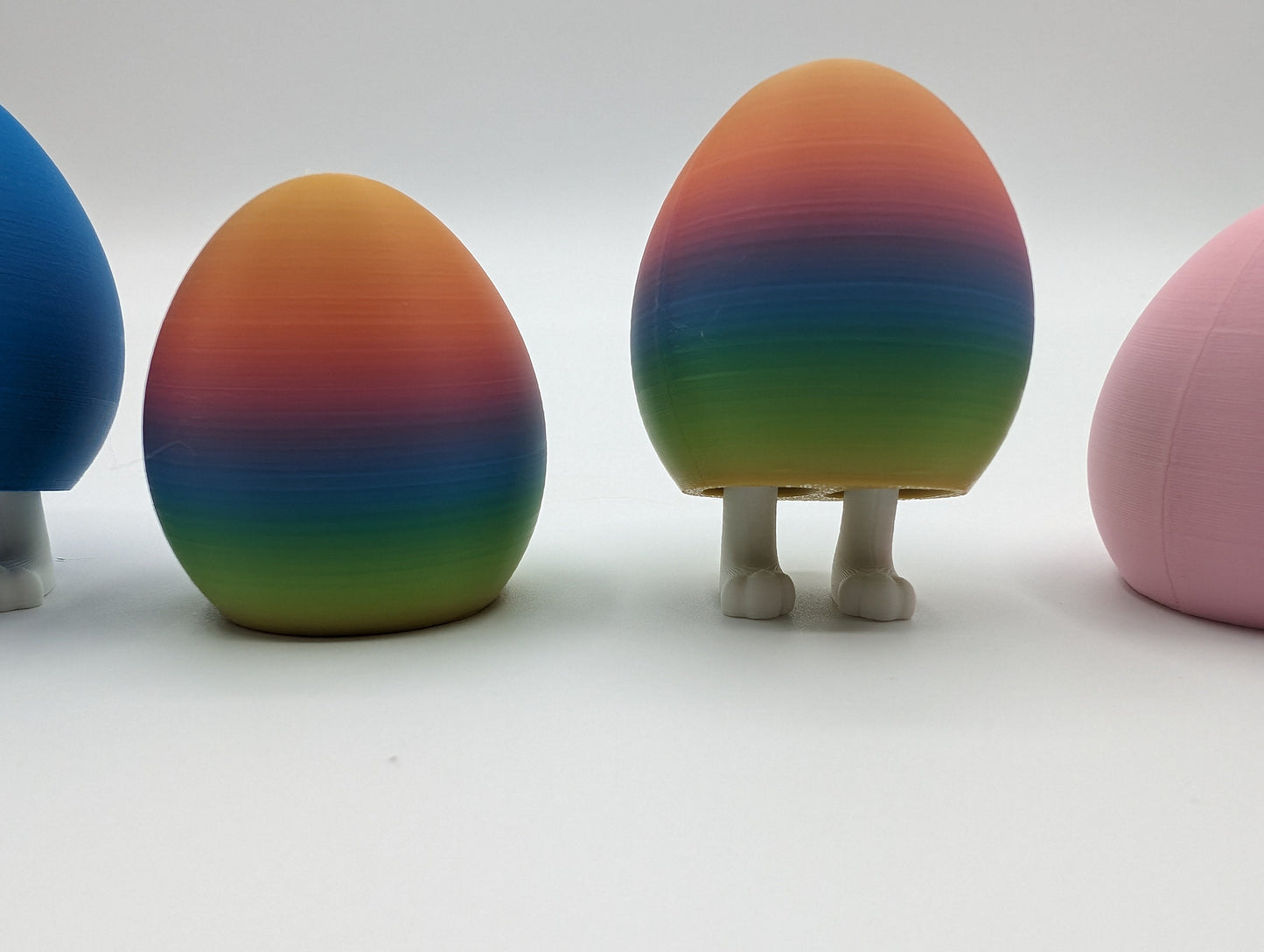 3D printed Easter eggs with collapsible legs