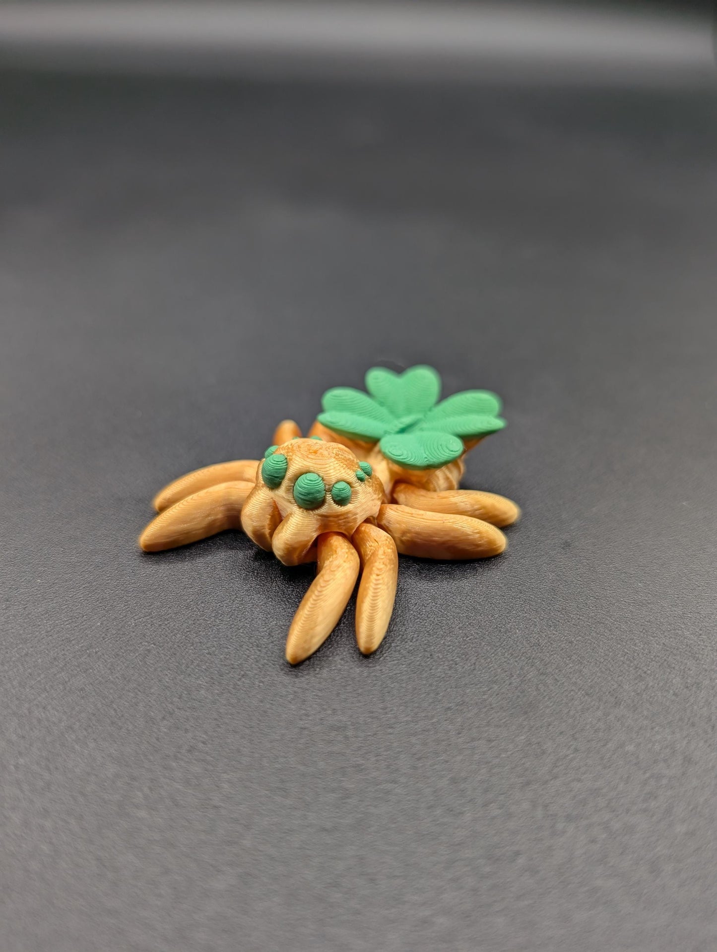 TINY ARTICULATING Clover SPIDER  Fidget Toy Desk Stress Toy
