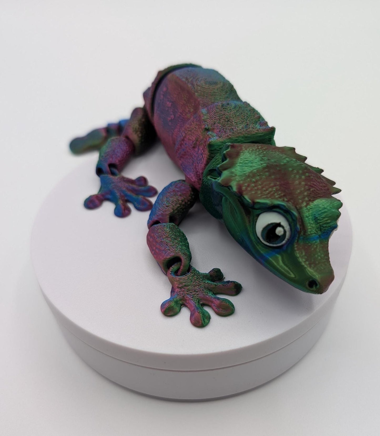 Gecko Articulated Crested Gecko Fidget Adorable Stress Relief Toy Desk Stress Toy Lizard Decoration.