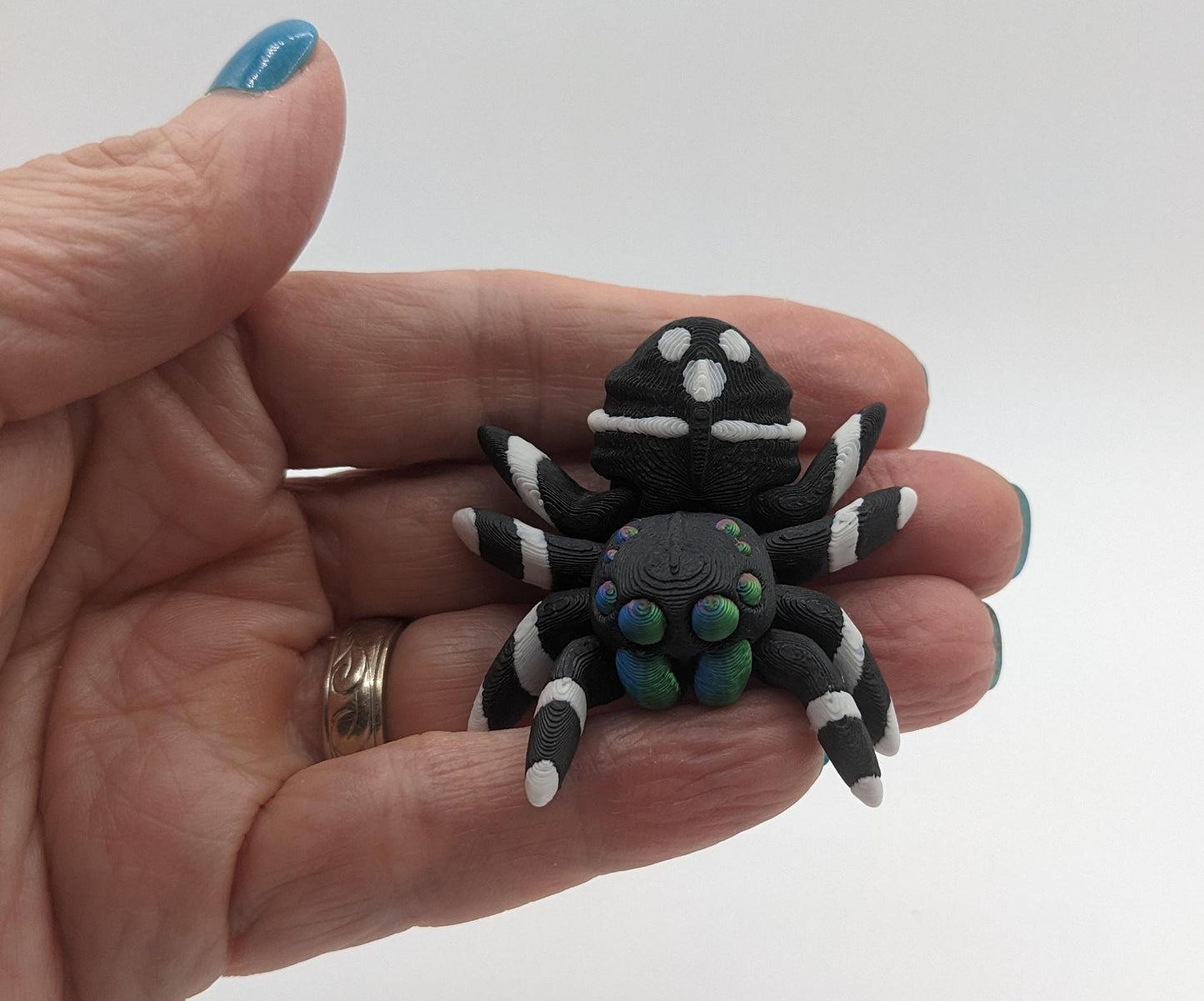 JUMPING ARTICULATING SPIDER , Fidget Toy, Desk Stress Toy