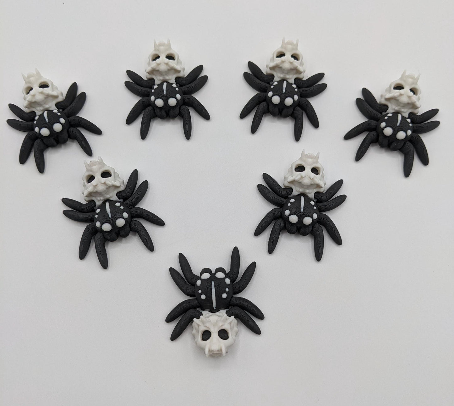 Introducing our Spooky Halloween Skull Spider Fidget Toy, a unique blend of eerie charm and stress relief. Perfect for Halloween enthusiasts and fidget fans, this spider toy offers a fun way to unwind and celebrate the season.