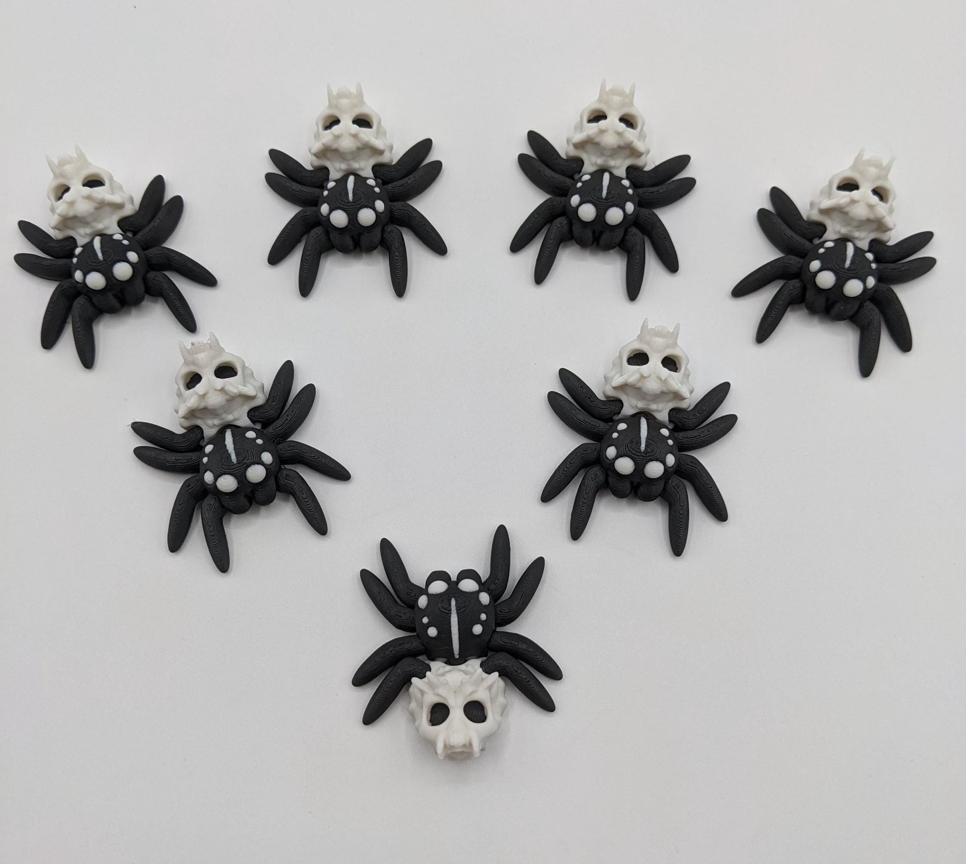 Introducing our Spooky Halloween Skull Spider Fidget Toy, a unique blend of eerie charm and stress relief. Perfect for Halloween enthusiasts and fidget fans, this spider toy offers a fun way to unwind and celebrate the season.