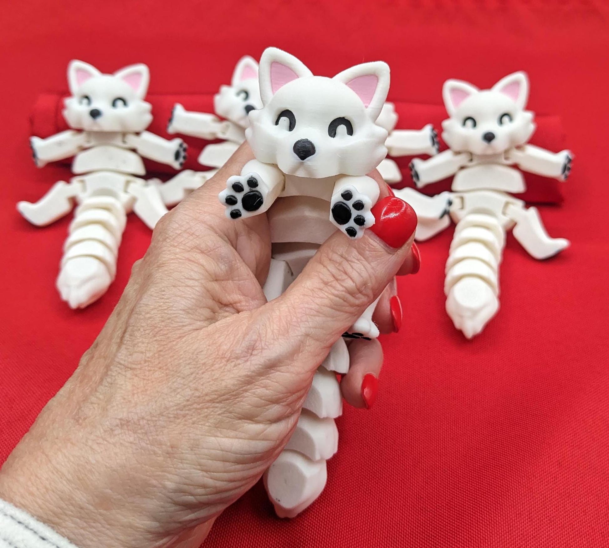 Bring the beauty of the Arctic into your hands with our Articulated Arctic Fox Fidget Toy with movable joints, allowing you to pose & play with it in countless ways. Ideal for fidgeting, stress relief, & imaginative play.