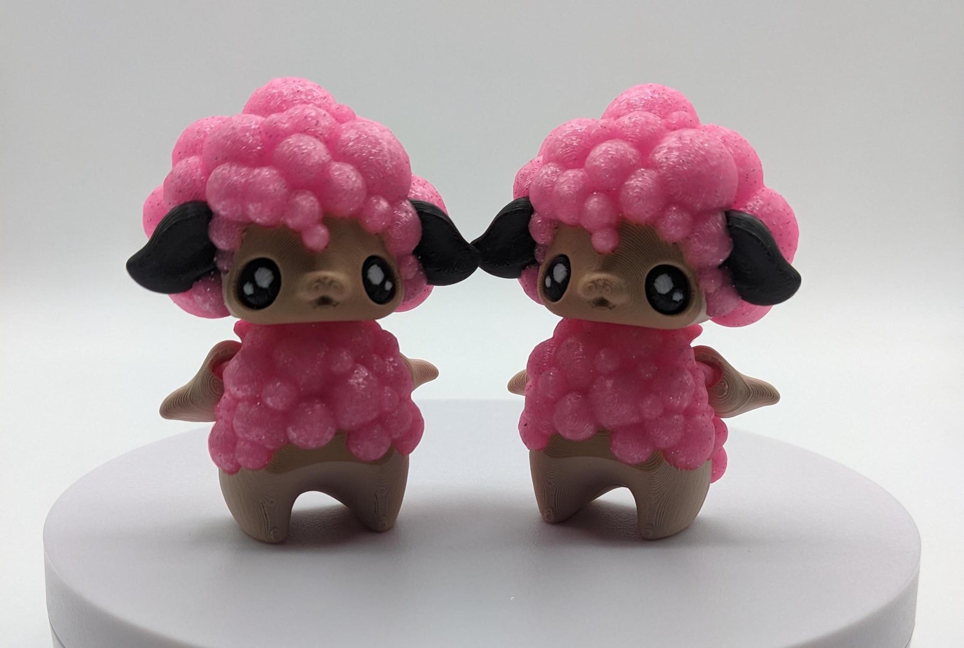 Our delightful pixie sheep  is articulated  making it perfect for fidgeting, stress relief, or as a playful desk companion. With its whimsical pixie-inspired design and customizable colors, this sheep is an enchanting addition to any collection.