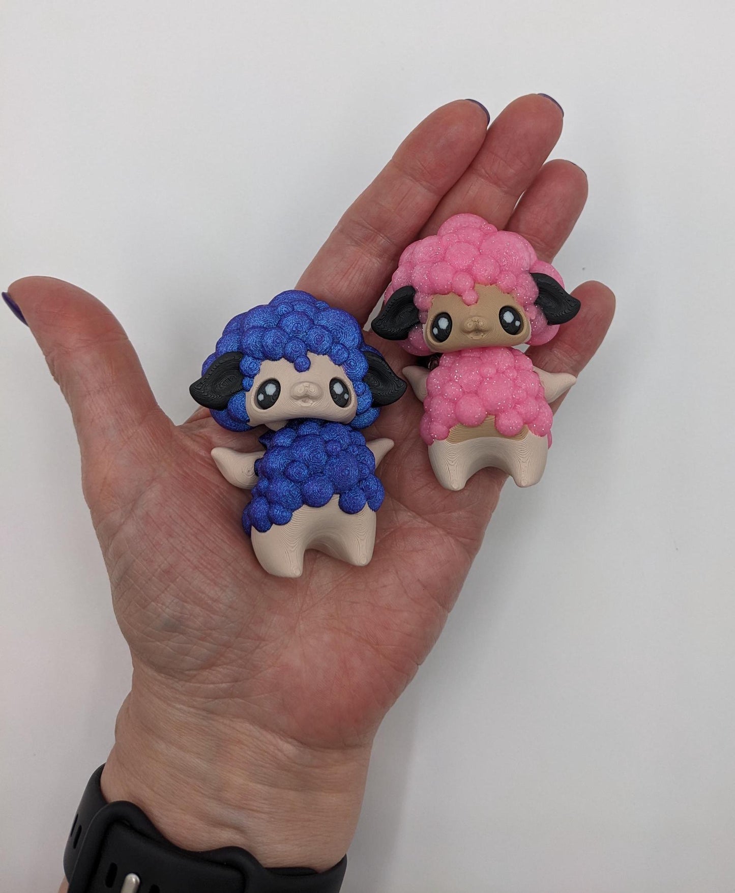 Our delightful pixie sheep  is articulated  making it perfect for fidgeting, stress relief, or as a playful desk companion. With its whimsical pixie-inspired design and customizable colors, this sheep is an enchanting addition to any collection.