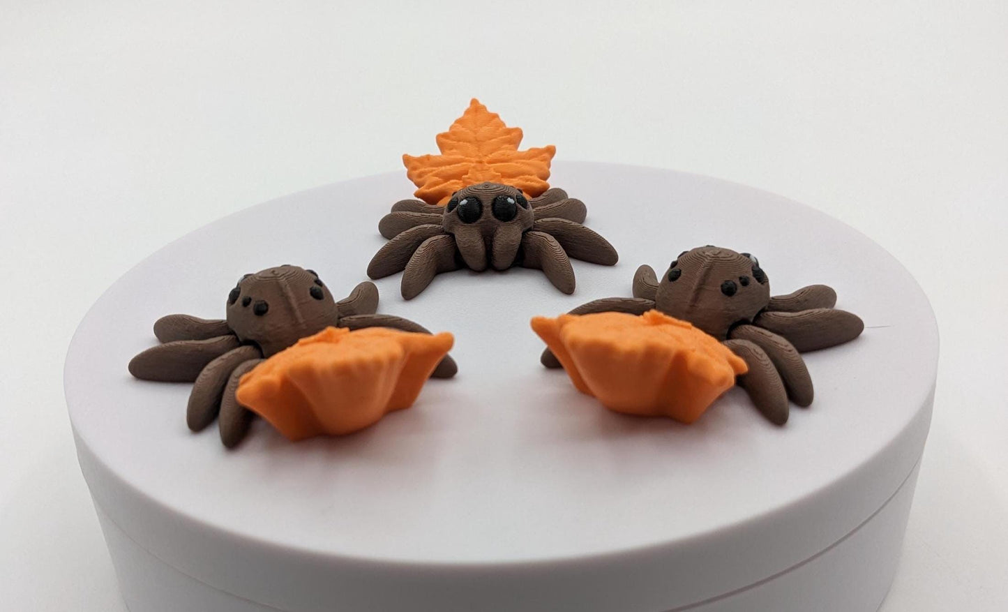 Articulated Autumn Leaf Tiny Spider