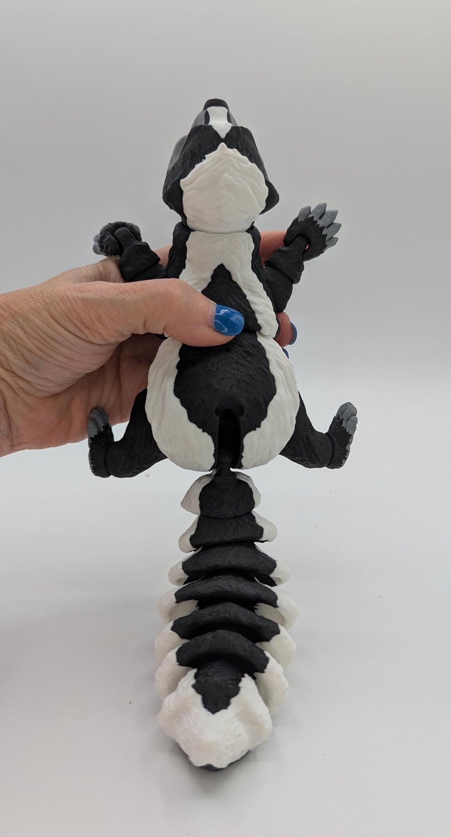 Loveable Articulated Skunk