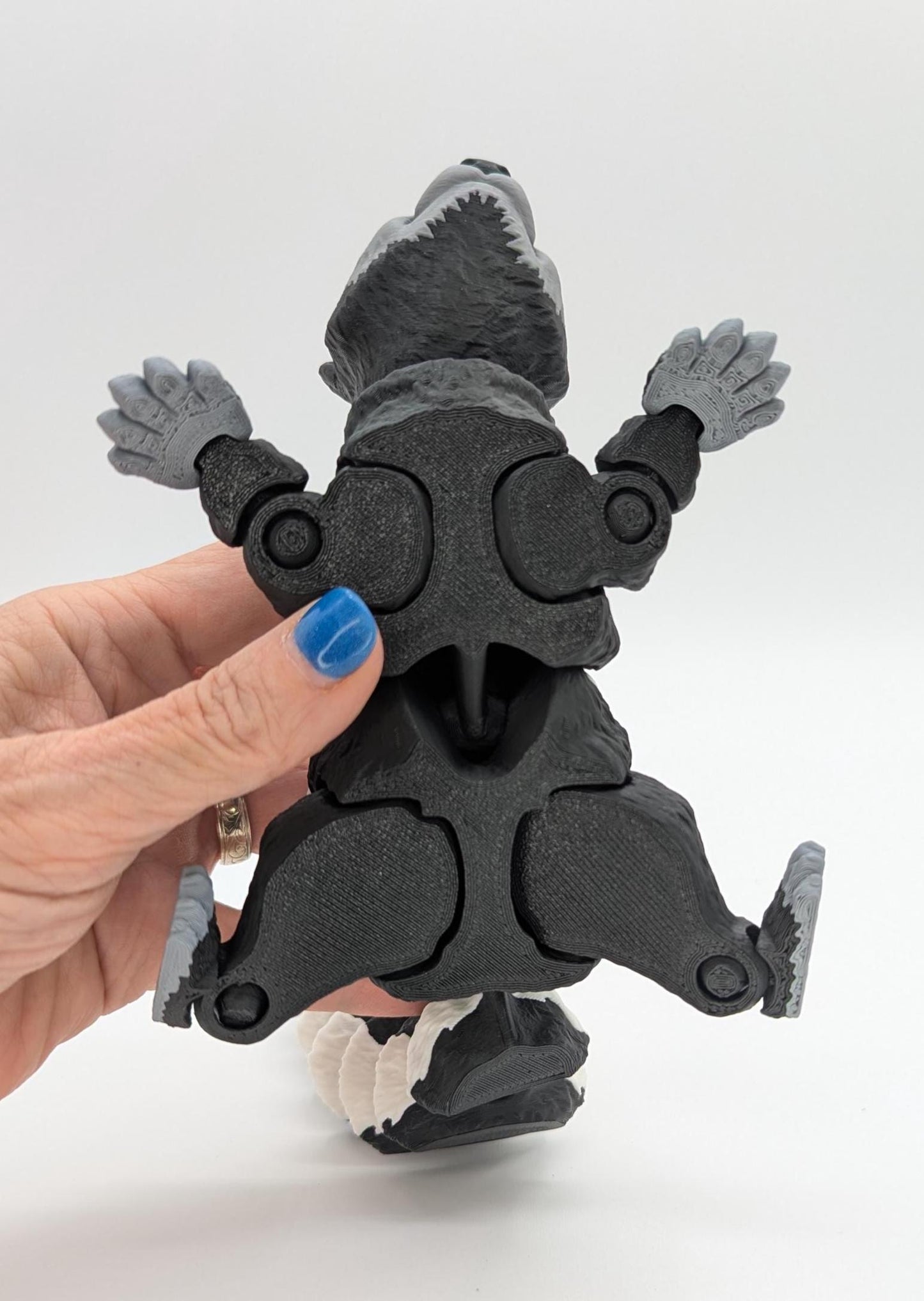 Loveable Articulated Skunk